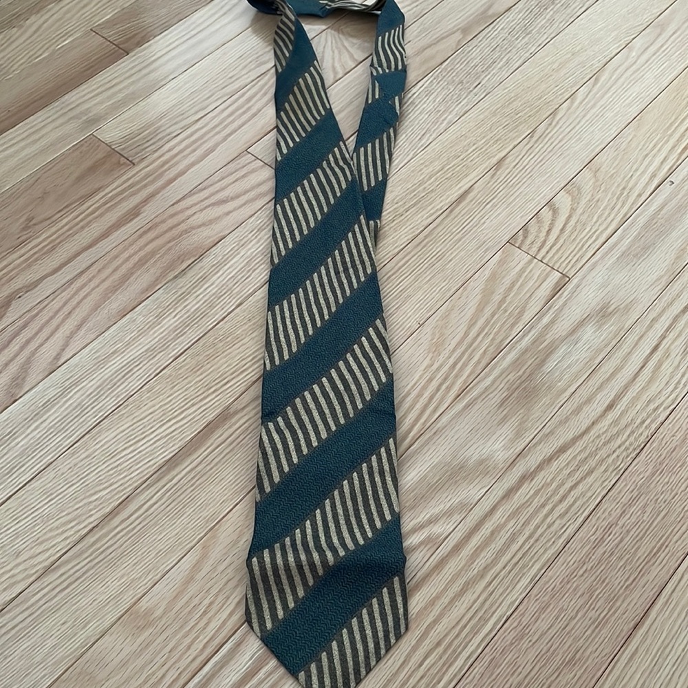 Never been worn Giorgio Armani tie